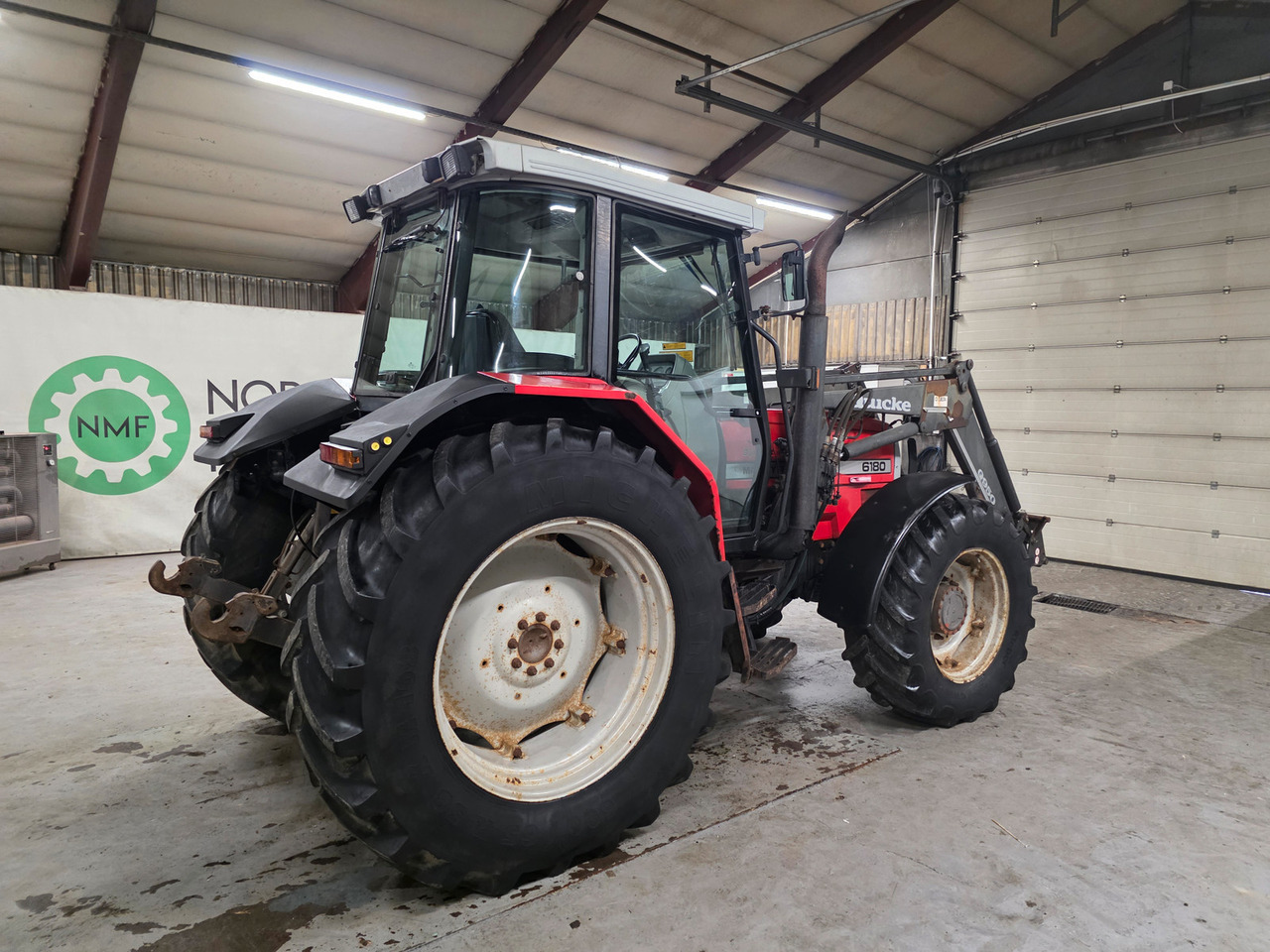 Massey Ferguson 6180 - Traktor: obrázek 5 Massey Ferguson 6180 - Traktor: obrázek 5