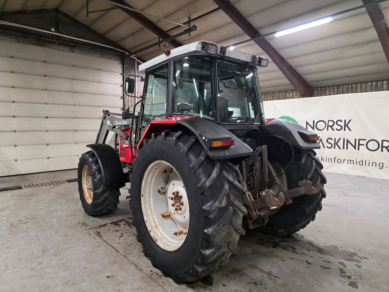 Massey Ferguson 6180 - Traktor: obrázek 3 Massey Ferguson 6180 - Traktor: obrázek 3
