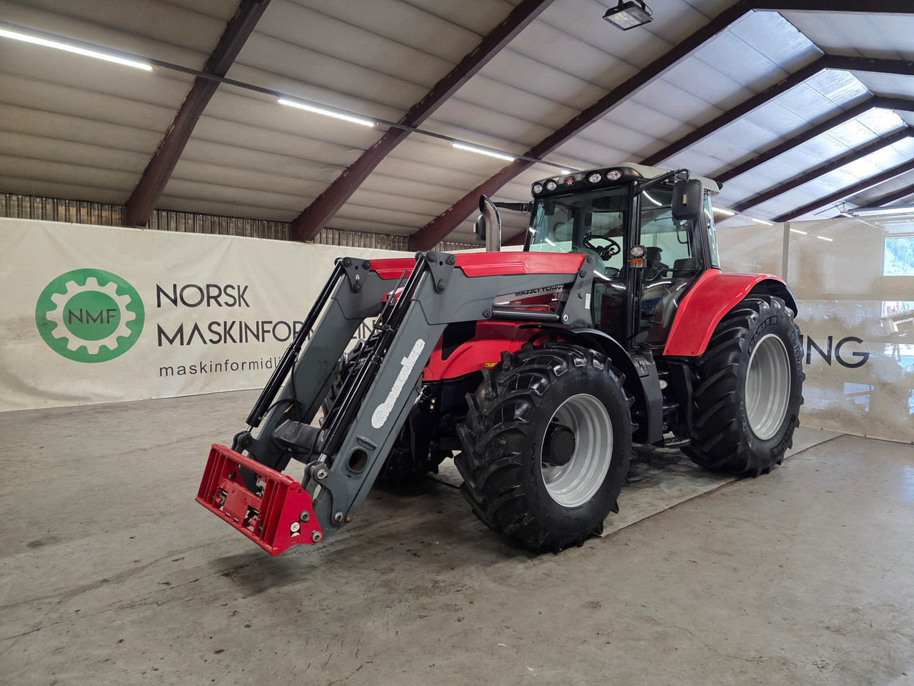 Massey Ferguson 7480 Dyna VT - Traktor: obrázek 1 Massey Ferguson 7480 Dyna VT - Traktor: obrázek 1