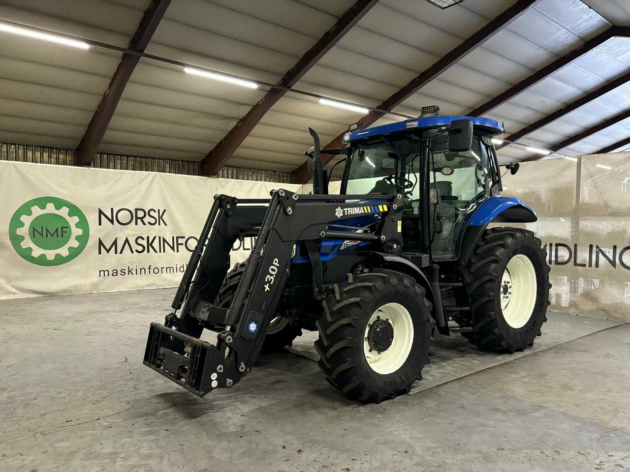 Traktor New Holland TS110A: obrázek 1