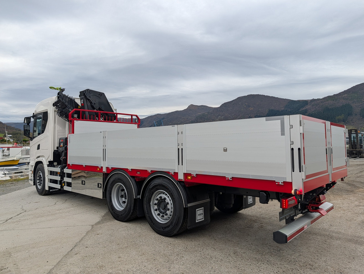 Scania G420 6x2 med HIAB 232-E5 Hipro og MCE påbygg - Nákladní automobil valníkový/ Plošinový, Auto s hydraulickou rukou: obrázek 4 Scania G420 6x2 med HIAB 232-E5 Hipro og MCE påbygg - Nákladní automobil valníkový/ Plošinový, Auto s hydraulickou rukou: obrázek 4