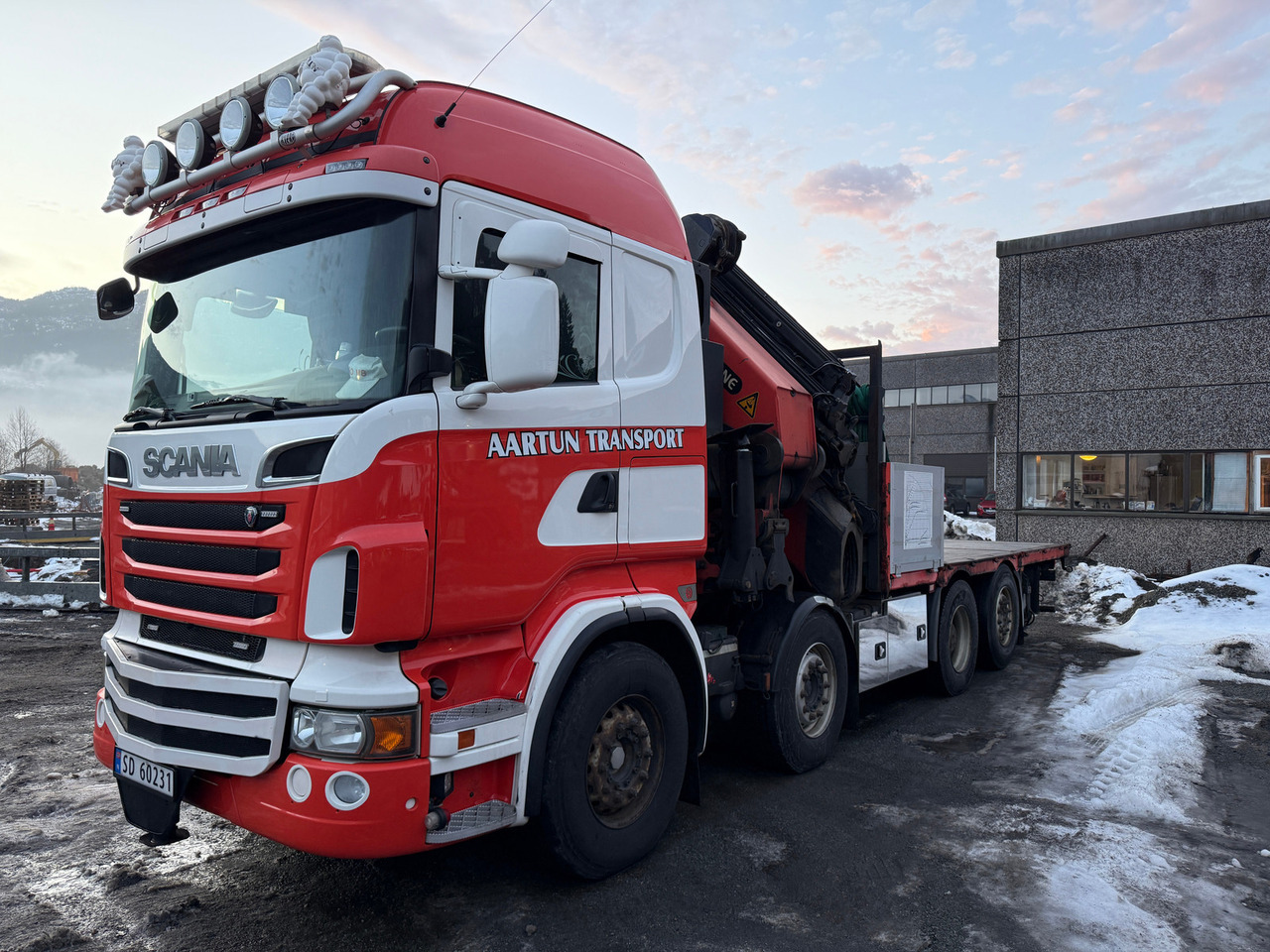 Scania R560 - Auto s hydraulickou rukou, Nákladní automobil valníkový/ Plošinový: obrázek 1 Scania R560 - Auto s hydraulickou rukou, Nákladní automobil valníkový/ Plošinový: obrázek 1