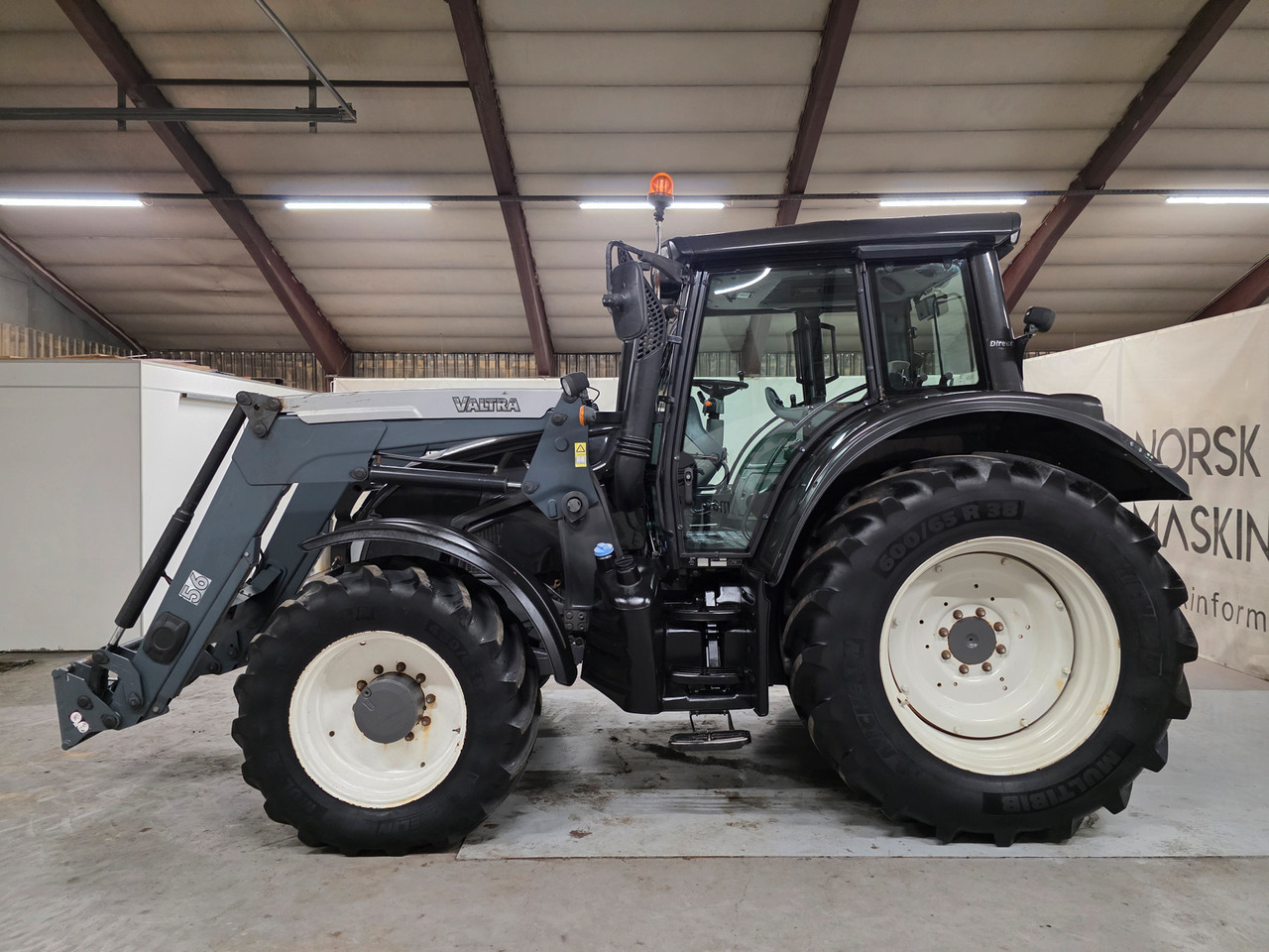 Valtra N163 Direct - Traktor: obrázek 2 Valtra N163 Direct - Traktor: obrázek 2