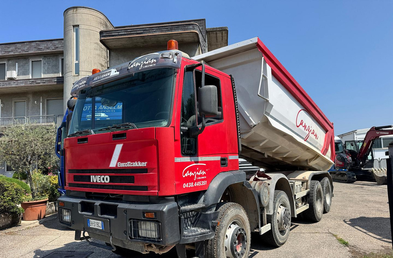 IVECO TRAKKER 420 - 8X4 - Sklápěč: obrázek 2 IVECO TRAKKER 420 - 8X4 - Sklápěč: obrázek 2