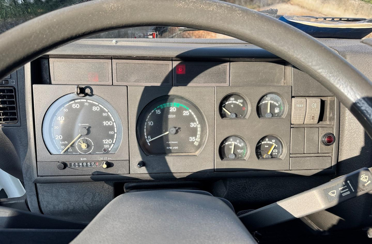 Iveco Eurocargo 150E23 con Gru HIAB - Nákladní automobil valníkový/ Plošinový, Auto s hydraulickou rukou: obrázek 4 Iveco Eurocargo 150E23 con Gru HIAB - Nákladní automobil valníkový/ Plošinový, Auto s hydraulickou rukou: obrázek 4