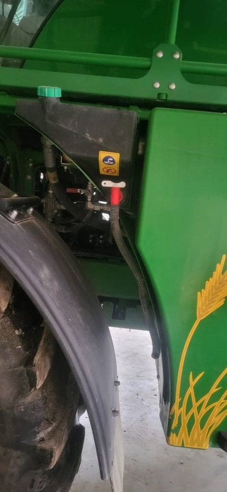 John Deere R4040i - Samochodný postřikovač: obrázek 5 John Deere R4040i - Samochodný postřikovač: obrázek 5