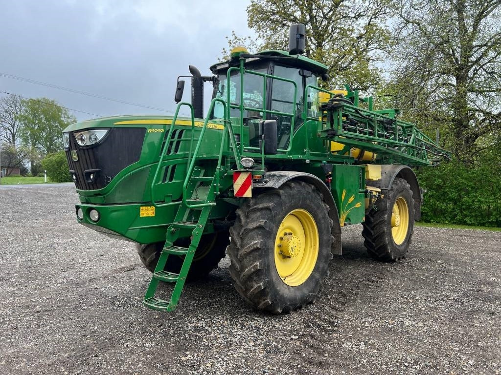 John Deere R4040i - Samochodný postřikovač: obrázek 1 John Deere R4040i - Samochodný postřikovač: obrázek 1