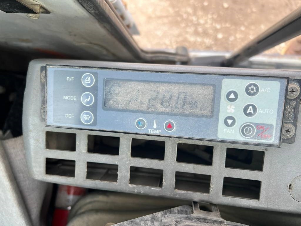Pásové rýpadlo Kobelco SK 200-6 E: obrázek 32