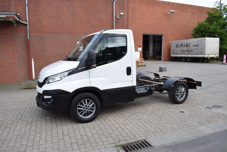 Iveco Daily 35 S21 3,0 Automatik Luftfederung Tempomat - Podvozek s kabinou, Dodávka: obrázek 2 Iveco Daily 35 S21 3,0 Automatik Luftfederung Tempomat - Podvozek s kabinou, Dodávka: obrázek 2