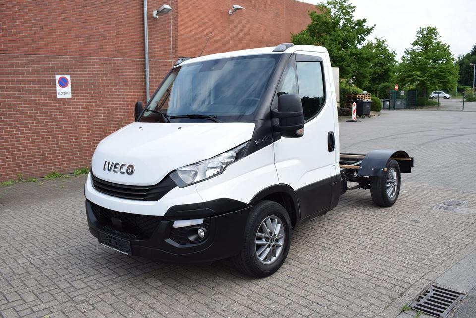 Iveco Daily 35 S21 3,0 Automatik Luftfederung Tempomat - Podvozek s kabinou, Dodávka: obrázek 1 Iveco Daily 35 S21 3,0 Automatik Luftfederung Tempomat - Podvozek s kabinou, Dodávka: obrázek 1