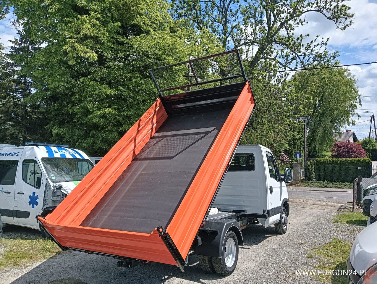 IVECO DAILY 35C13 WYWROTKA KIPER 3 STRONNY Z NAJAZDAMI NR 856 - Dodávka sklápěč: obrázek 4 IVECO DAILY 35C13 WYWROTKA KIPER 3 STRONNY Z NAJAZDAMI NR 856 - Dodávka sklápěč: obrázek 4