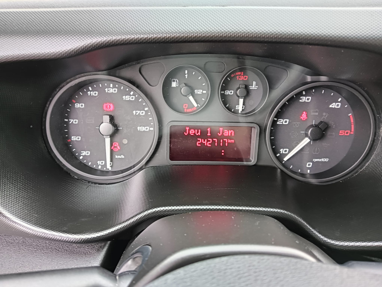IVECO DAILY 35C14 WYWROTKA KIPER NR 820 - Dodávka sklápěč: obrázek 4 IVECO DAILY 35C14 WYWROTKA KIPER NR 820 - Dodávka sklápěč: obrázek 4