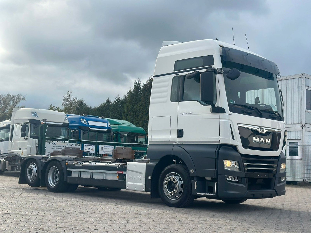 MAN 26.470*Intarder+ Lenk+Lift+Kühlbox - Kontejnérový podvozek/ Výměnná nástavba: obrázek 1 MAN 26.470*Intarder+ Lenk+Lift+Kühlbox - Kontejnérový podvozek/ Výměnná nástavba: obrázek 1