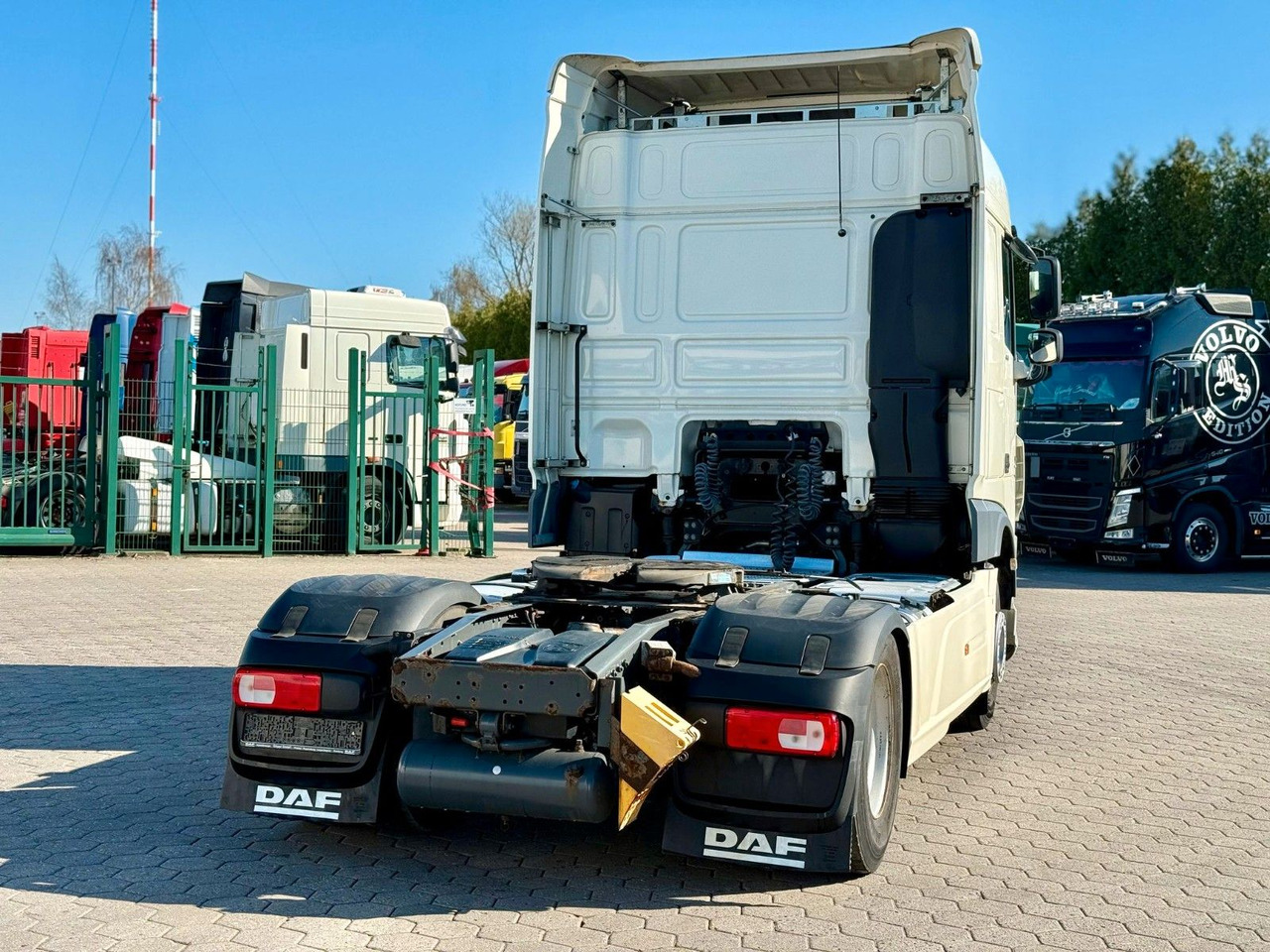DAF XF 460 Retarter+Standklima+2xTank - Tahač: obrázek 3 DAF XF 460 Retarter+Standklima+2xTank - Tahač: obrázek 3