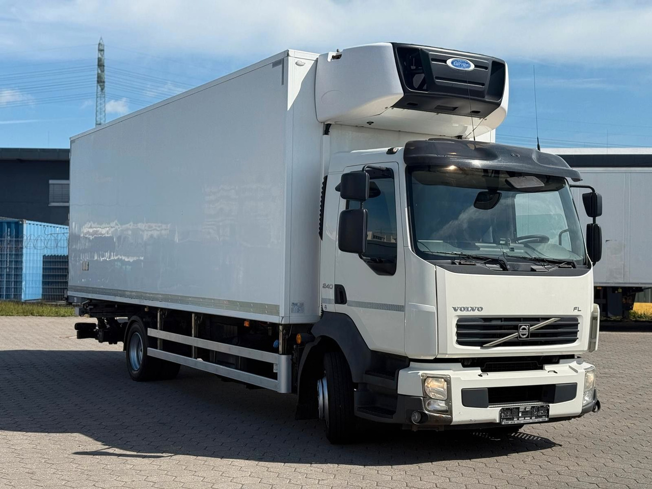 Volvo FL 240 Carrier Easy Cold+Hebebühne - Chladírenský nákladní automobil: obrázek 2 Volvo FL 240 Carrier Easy Cold+Hebebühne - Chladírenský nákladní automobil: obrázek 2
