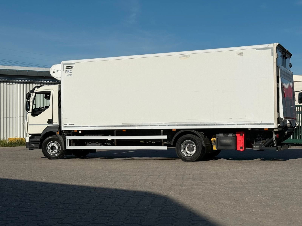 Volvo FL 42 R 240 +Thermoking T-880R+Kamera - Chladírenský nákladní automobil: obrázek 5 Volvo FL 42 R 240 +Thermoking T-880R+Kamera - Chladírenský nákladní automobil: obrázek 5