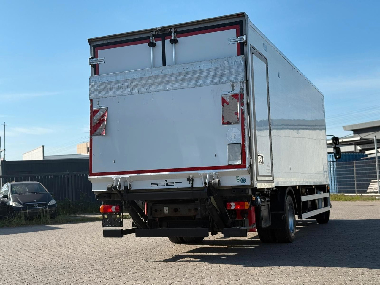Volvo FL 42 R 240 +Thermoking T-880R+Kamera - Chladírenský nákladní automobil: obrázek 3 Volvo FL 42 R 240 +Thermoking T-880R+Kamera - Chladírenský nákladní automobil: obrázek 3