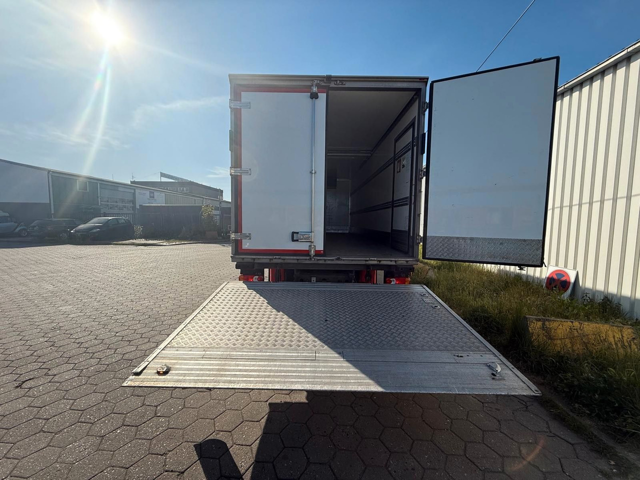 Volvo FL 42 R 240 +Thermoking T-880R+Kamera - Chladírenský nákladní automobil: obrázek 4 Volvo FL 42 R 240 +Thermoking T-880R+Kamera - Chladírenský nákladní automobil: obrázek 4