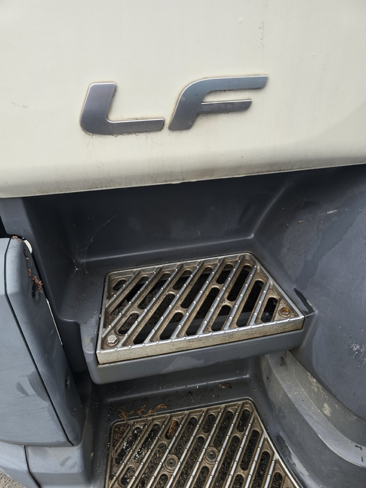 DAF LF 320 - Skříňový nákladní auto: obrázek 3 DAF LF 320 - Skříňový nákladní auto: obrázek 3