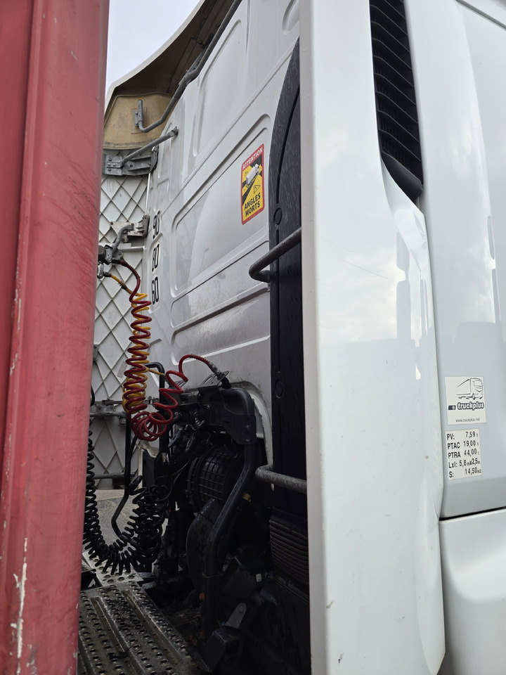 RENAULT PREMIUM 460 DXI - Tahač: obrázek 5 RENAULT PREMIUM 460 DXI - Tahač: obrázek 5