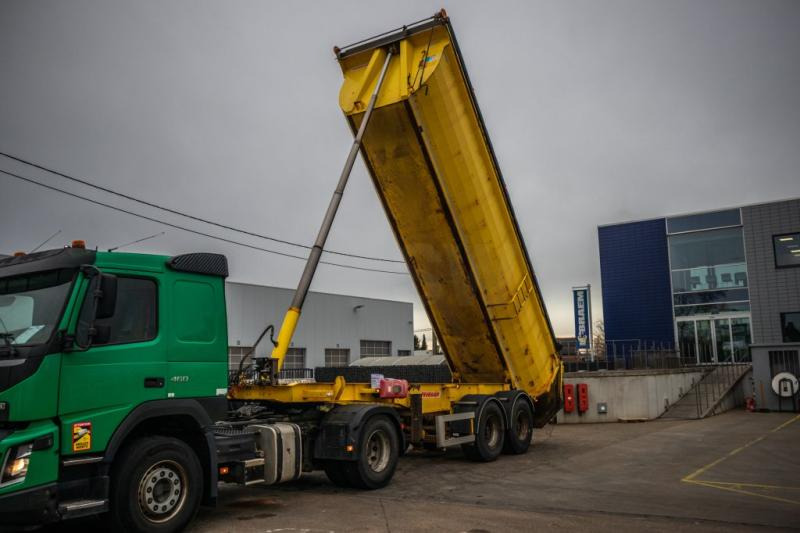 Fruehauf BENNE ENROCHEMENT - Sklápěcí návěs: obrázek 1 Fruehauf BENNE ENROCHEMENT - Sklápěcí návěs: obrázek 1