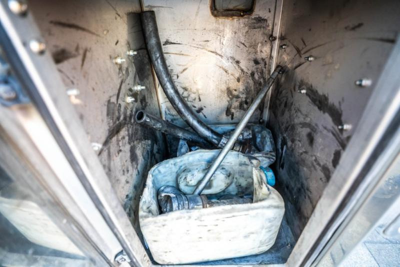 Cisternové vozidlo Iveco EURO CARGO 100-220 +CM 5500L + 3 COMP.: obrázek 9 Cisternové vozidlo Iveco EURO CARGO 100-220 +CM 5500L + 3 COMP.: obrázek 9