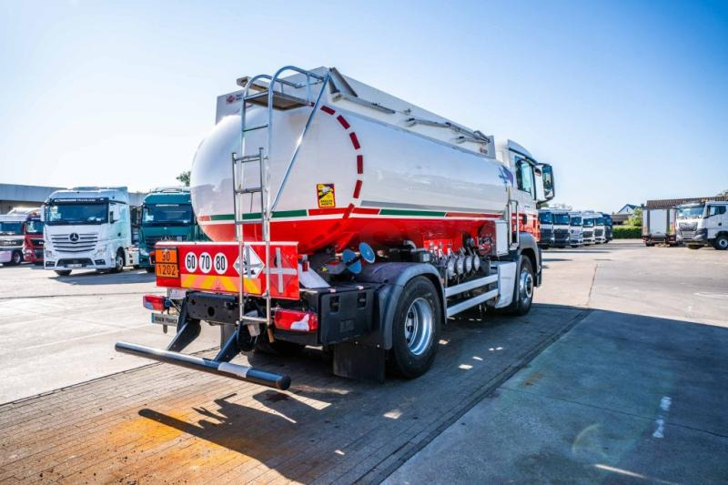 MAN TGS 18.400 4x4H +CM 11.500L /4 COMP - Cisternové vozidlo: obrázek 4 MAN TGS 18.400 4x4H +CM 11.500L /4 COMP - Cisternové vozidlo: obrázek 4