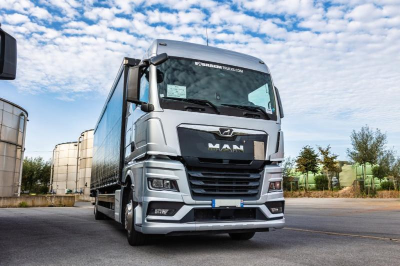 MAN TGX 18.400 XLX+HAYON - Plachtový nákladní auto: obrázek 2 MAN TGX 18.400 XLX+HAYON - Plachtový nákladní auto: obrázek 2