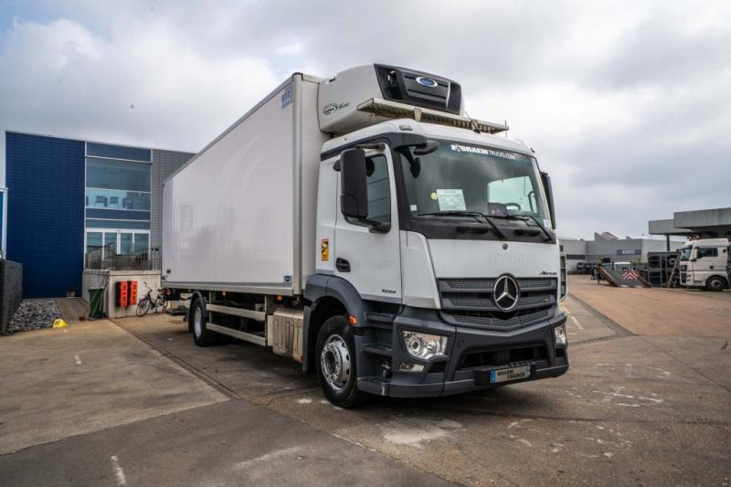 Mercedes ANTOS 1833 +CARRIER SUPRA MULTI 1250Mt+DHOLLANDIA 2.5T - Chladírenský nákladní automobil: obrázek 2 Mercedes ANTOS 1833 +CARRIER SUPRA MULTI 1250Mt+DHOLLANDIA 2.5T - Chladírenský nákladní automobil: obrázek 2