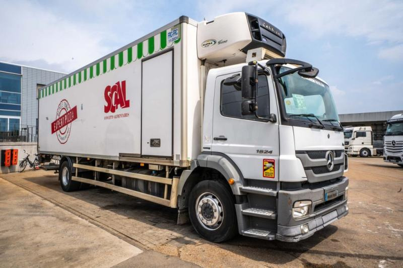 Mercedes AXOR 1824 +CARRIER SUPRA 950 Mt + HAYON - Chladírenský nákladní automobil: obrázek 2 Mercedes AXOR 1824 +CARRIER SUPRA 950 Mt + HAYON - Chladírenský nákladní automobil: obrázek 2