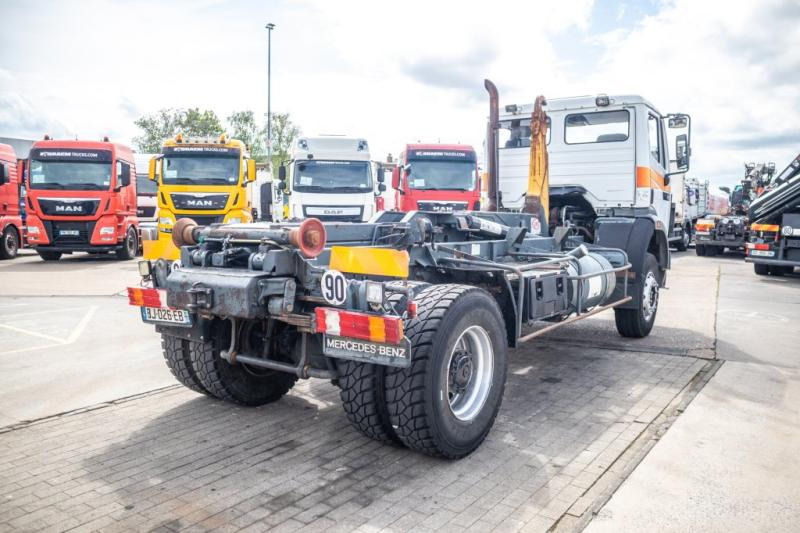 Mercedes SK 2024 HN - Hákový nosič kontejnerů: obrázek 3 Mercedes SK 2024 HN - Hákový nosič kontejnerů: obrázek 3