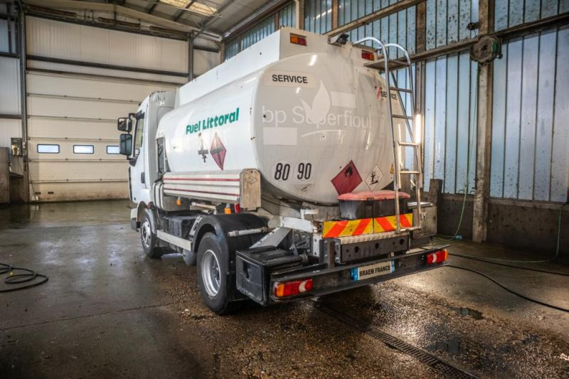 Renault 180 DCI+5500L/3COMP LAMES - Cisternové vozidlo: obrázek 4 Renault 180 DCI+5500L/3COMP LAMES - Cisternové vozidlo: obrázek 4