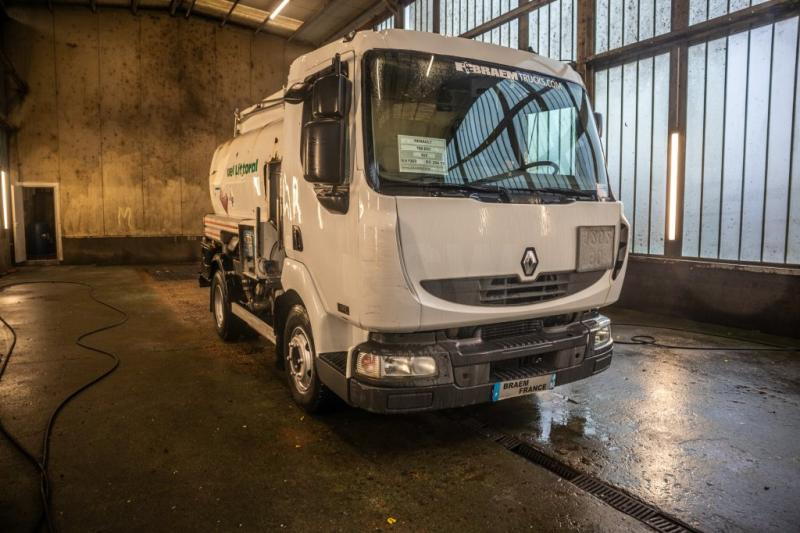 Renault 180 DCI+5500L/3COMP LAMES - Cisternové vozidlo: obrázek 2 Renault 180 DCI+5500L/3COMP LAMES - Cisternové vozidlo: obrázek 2