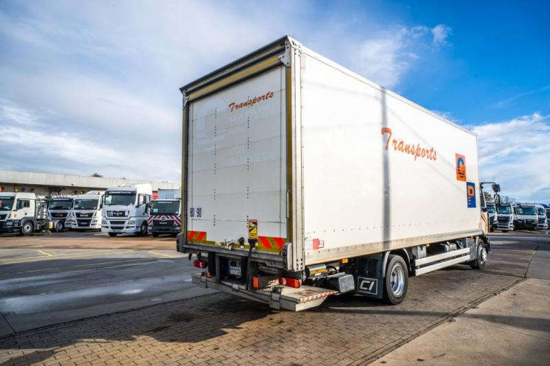Renault D WIDE 250 DXI (12T)+DHOLLANDIA - Skříňový nákladní auto: obrázek 4 Renault D WIDE 250 DXI (12T)+DHOLLANDIA - Skříňový nákladní auto: obrázek 4