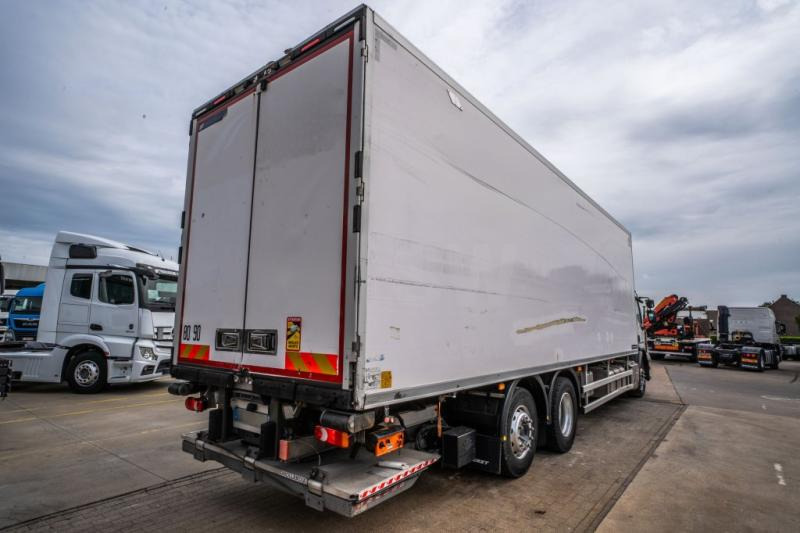 Renault D WIDE 380 DXI +CARRIER 1250 MT+DHOLLANDIA - Chladírenský nákladní automobil: obrázek 4 Renault D WIDE 380 DXI +CARRIER 1250 MT+DHOLLANDIA - Chladírenský nákladní automobil: obrázek 4