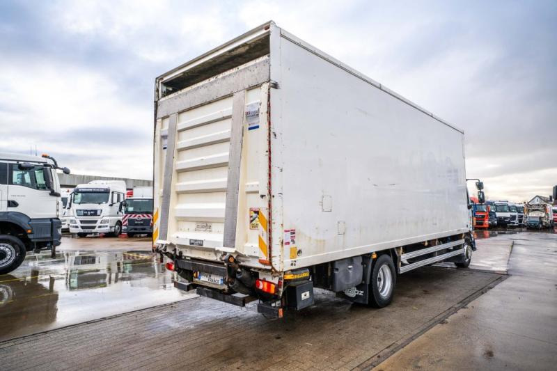 Renault MIDLUM 220 (16T)+ DHOLLANDIA 2T. - Skříňový nákladní auto: obrázek 4 Renault MIDLUM 220 (16T)+ DHOLLANDIA 2T. - Skříňový nákladní auto: obrázek 4