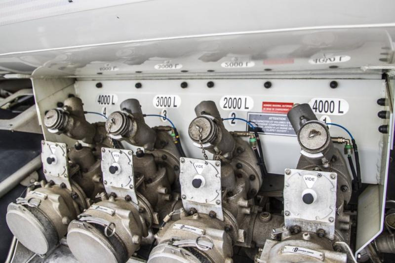 Cisternové vozidlo Renault PREMIUM 280 DXI + 13000L ( 4COMP. +SOURCE+DOME ): obrázek 9