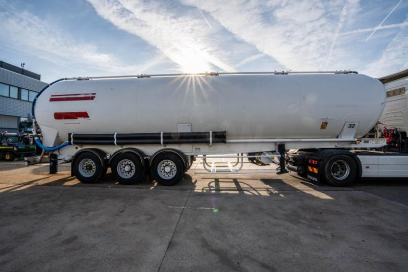 SPITZER SILO SK2458 CAL 60m3 - Silo cisterna: obrázek 3 SPITZER SILO SK2458 CAL 60m3 - Silo cisterna: obrázek 3