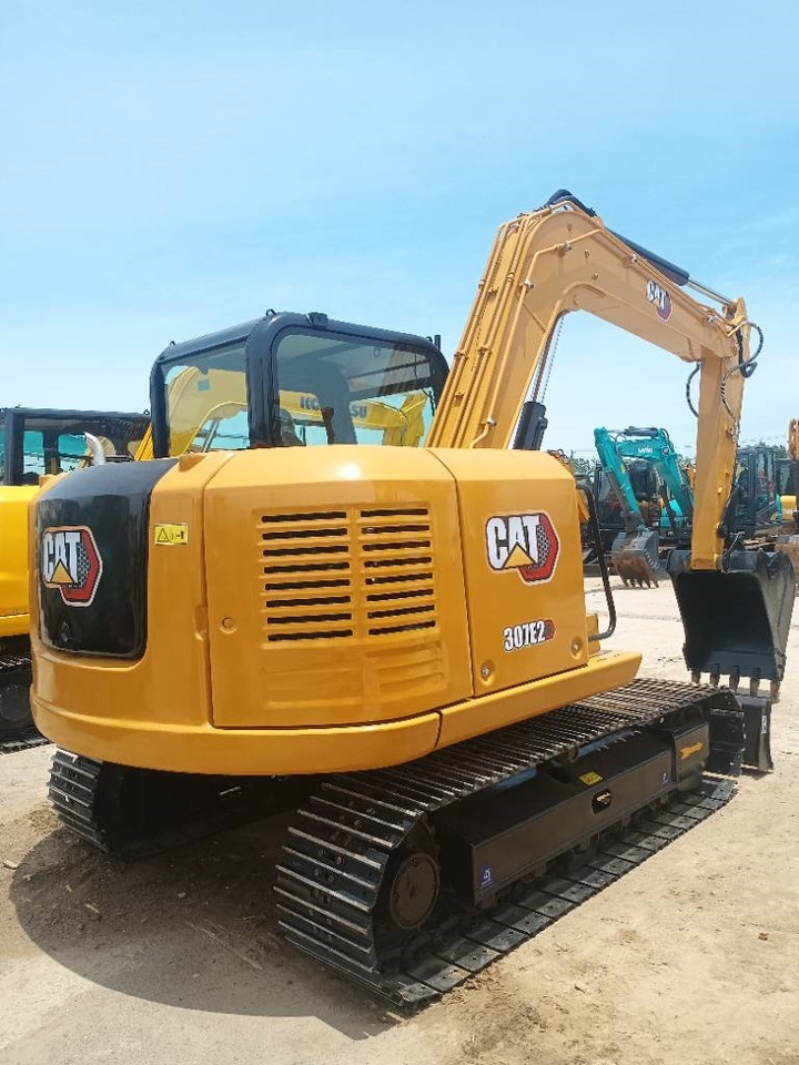 CAT 307E2 - Mini rýpadlo: obrázek 1 CAT 307E2 - Mini rýpadlo: obrázek 1