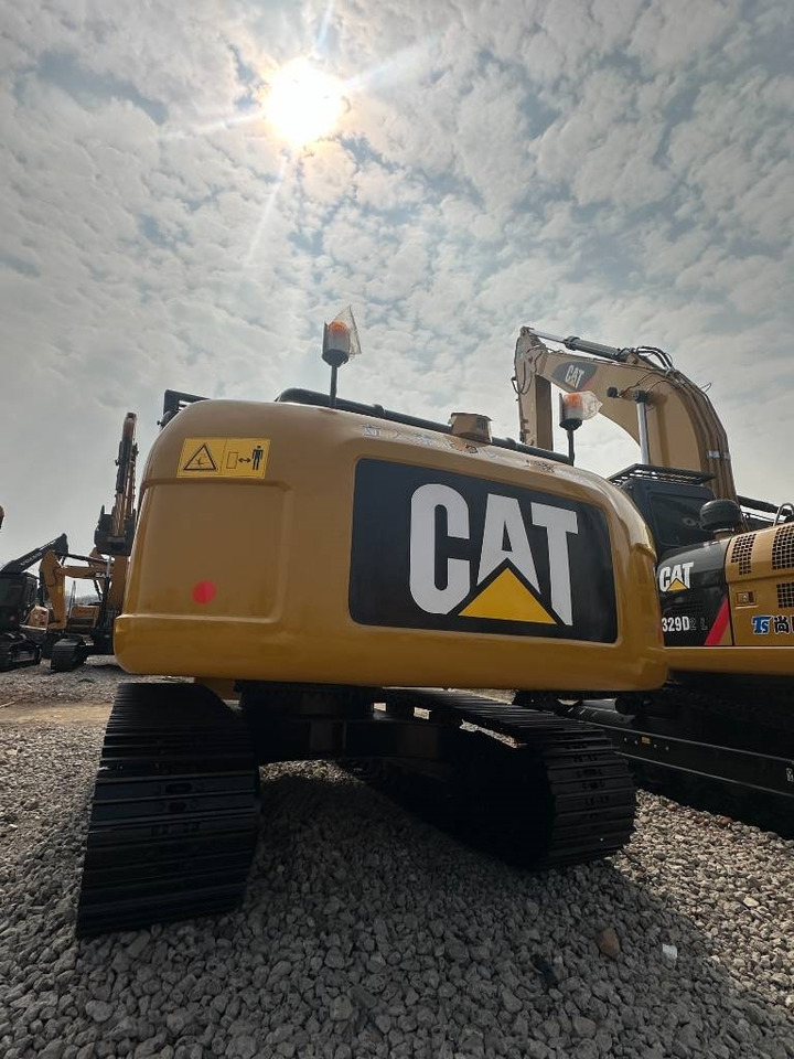 CAT 320D2 - Pásové rýpadlo: obrázek 4 CAT 320D2 - Pásové rýpadlo: obrázek 4