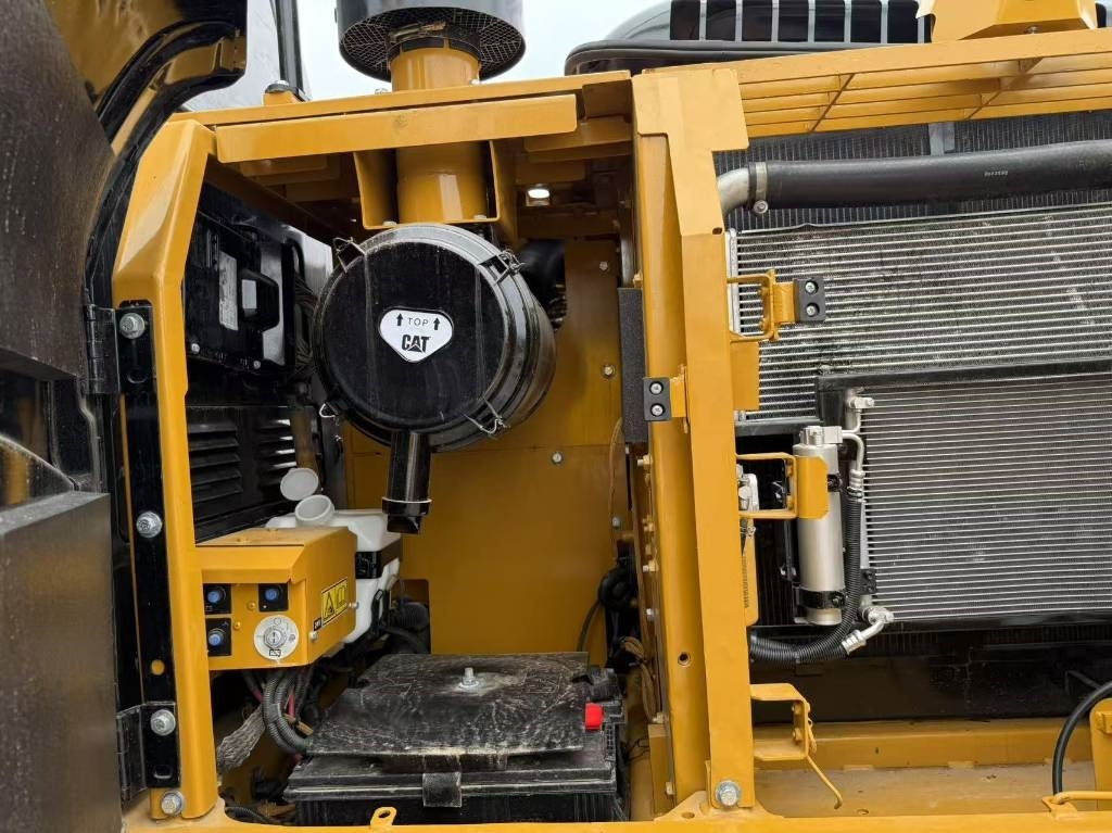 Pásové rýpadlo CAT 320D2 [ Copy ]: obrázek 6