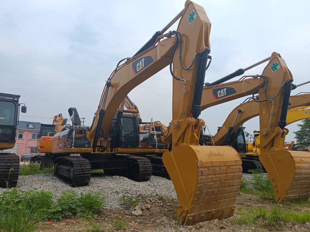 CAT 330 - Pásové rýpadlo: obrázek 3 CAT 330 - Pásové rýpadlo: obrázek 3