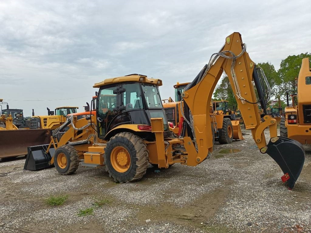 CAT 420 F IT - Rýpadlo-nakladač: obrázek 1 CAT 420 F IT - Rýpadlo-nakladač: obrázek 1