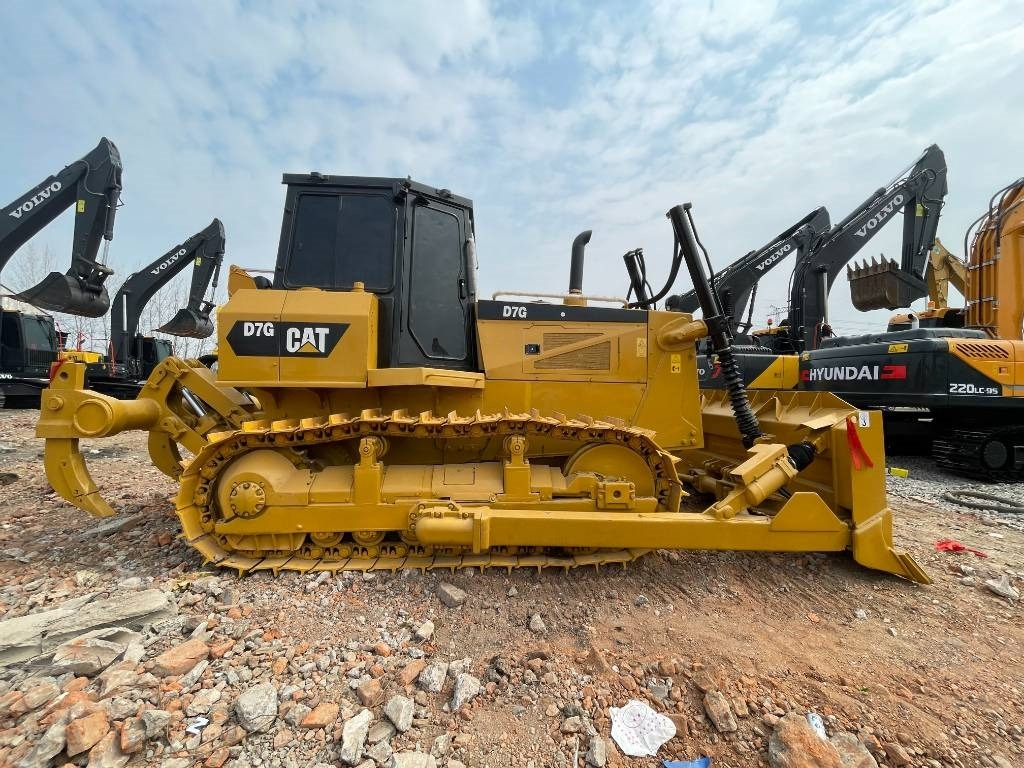 CAT D 7 G - Pásové rýpadlo: obrázek 1 CAT D 7 G - Pásové rýpadlo: obrázek 1