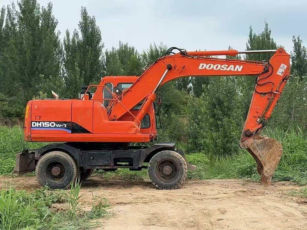 Doosan DH 150 W-7 - Kolesové rýpadlo: obrázek 2 Doosan DH 150 W-7 - Kolesové rýpadlo: obrázek 2