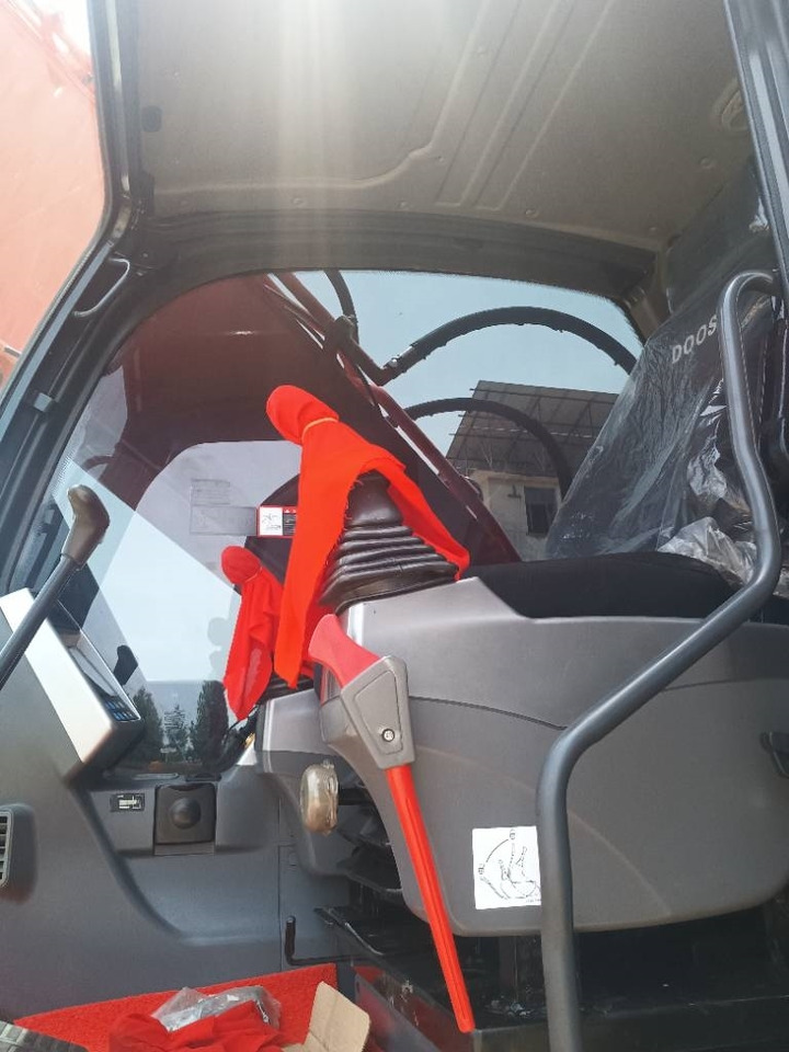 Doosan DX 225 LCA - Pásové rýpadlo: obrázek 4 Doosan DX 225 LCA - Pásové rýpadlo: obrázek 4