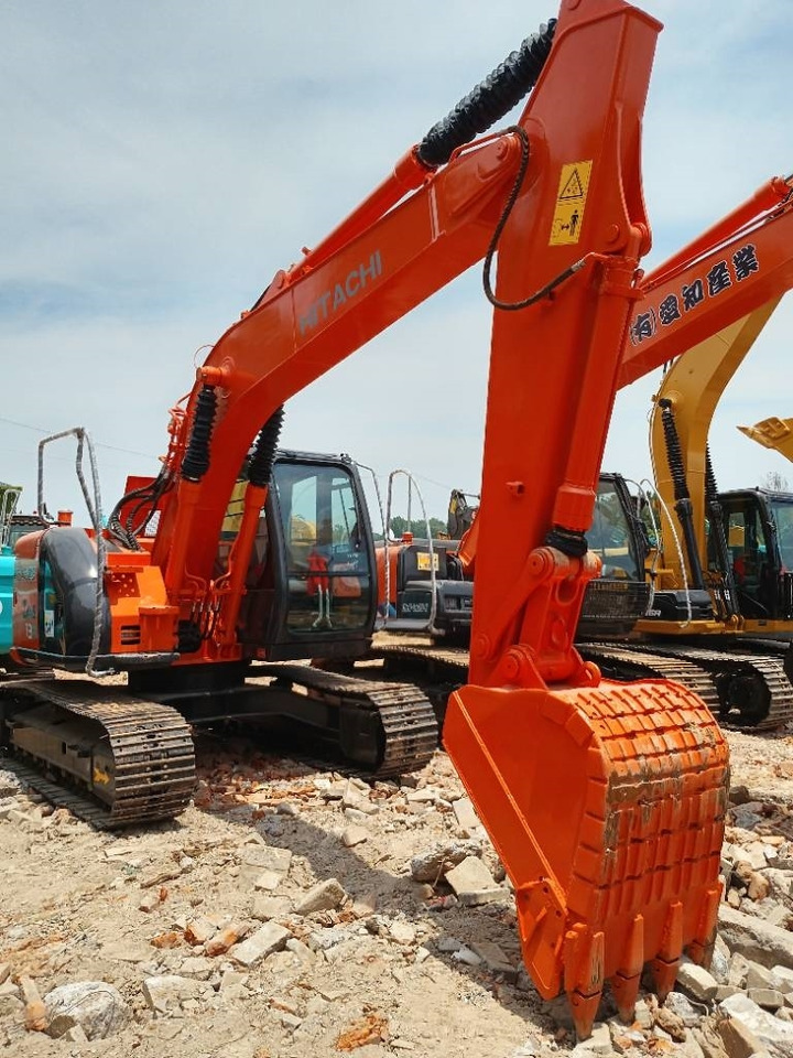 Hitachi ZX 135 - Pásové rýpadlo: obrázek 1 Hitachi ZX 135 - Pásové rýpadlo: obrázek 1