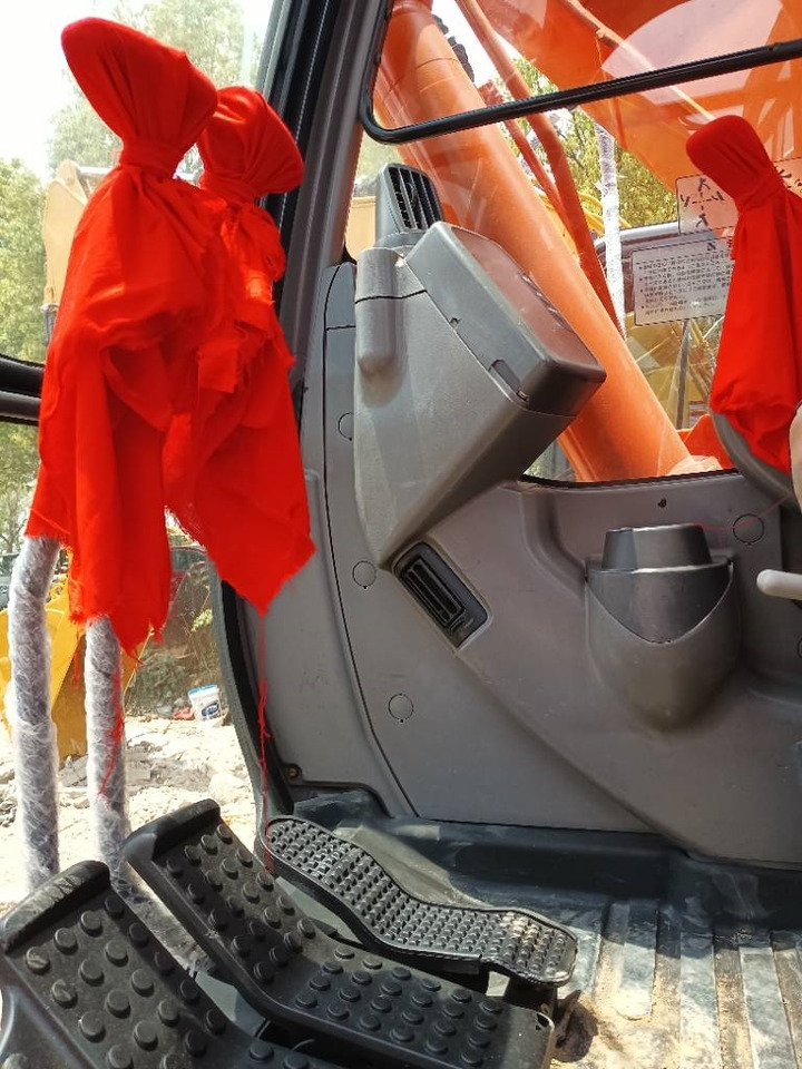 Hitachi ZX 135 U-5 - Pásové rýpadlo: obrázek 5 Hitachi ZX 135 U-5 - Pásové rýpadlo: obrázek 5