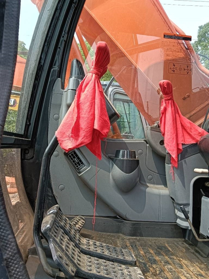 Hitachi ZX 160 - Pásové rýpadlo: obrázek 5 Hitachi ZX 160 - Pásové rýpadlo: obrázek 5