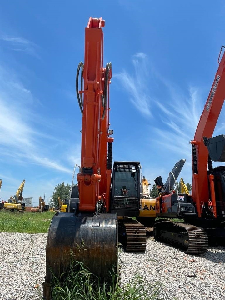 Hitachi ZX 200 - Pásové rýpadlo: obrázek 2 Hitachi ZX 200 - Pásové rýpadlo: obrázek 2